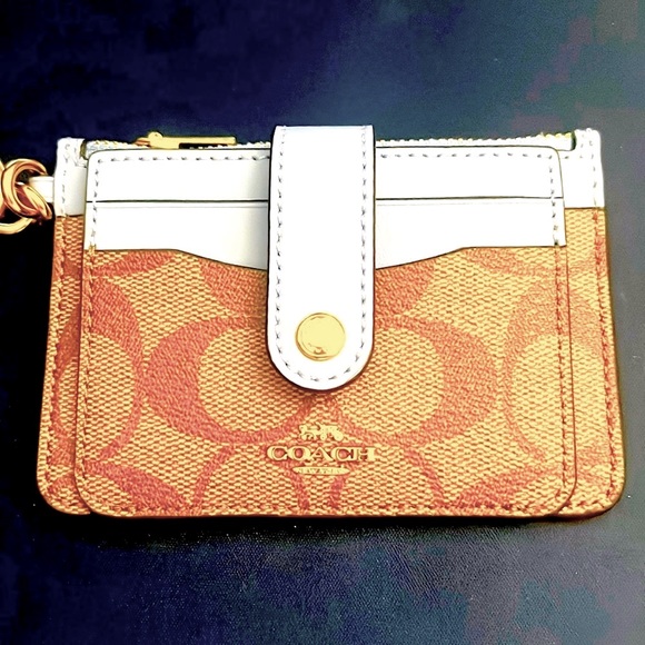 Coach Handbags - Coach attachment Card Case